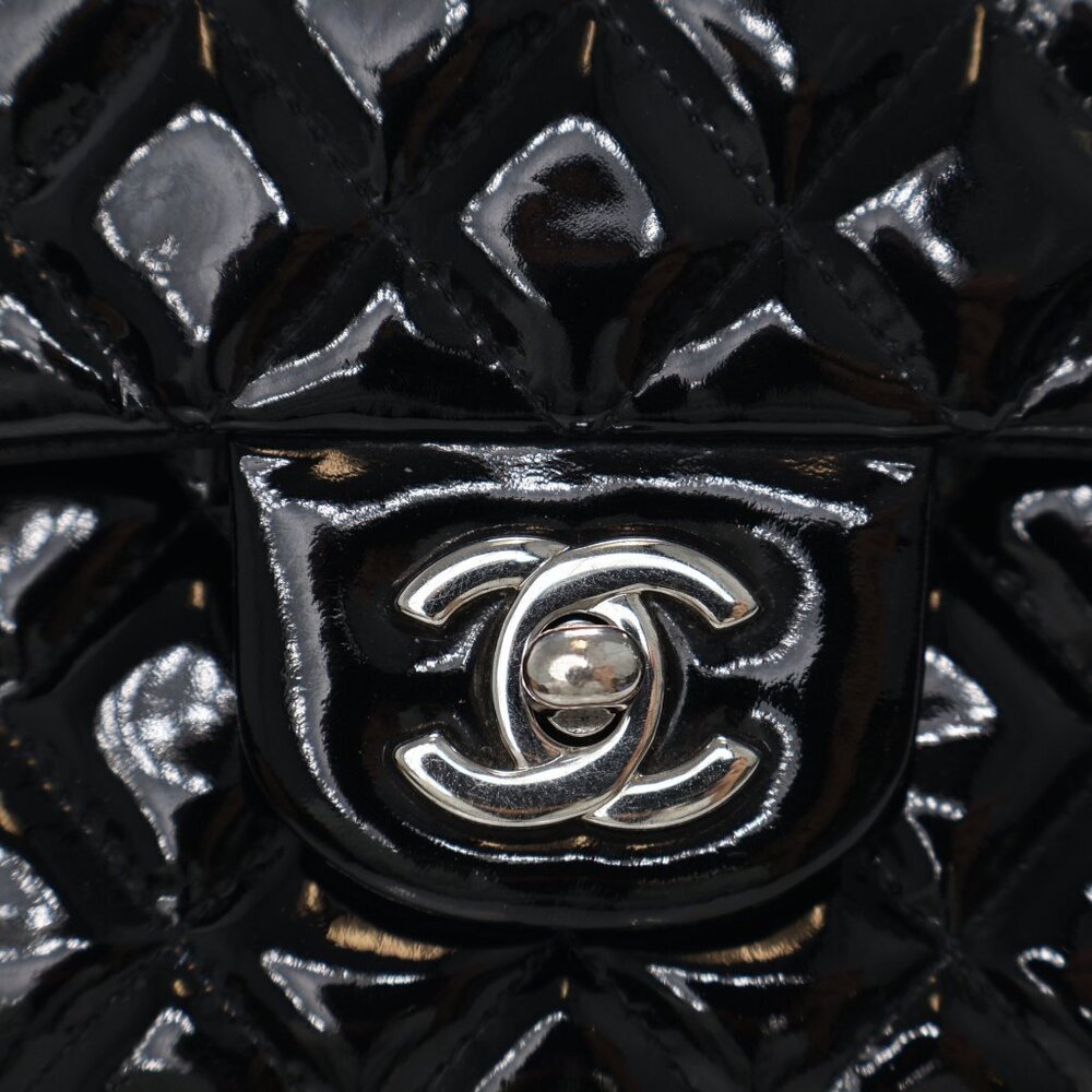 Chanel Medium Patent Classic Double Flap Bag - Picture 4 of 16